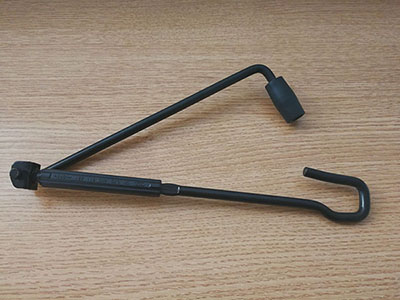 做汽车千斤顶手摇杆成型产品，选贝朗线材折弯机