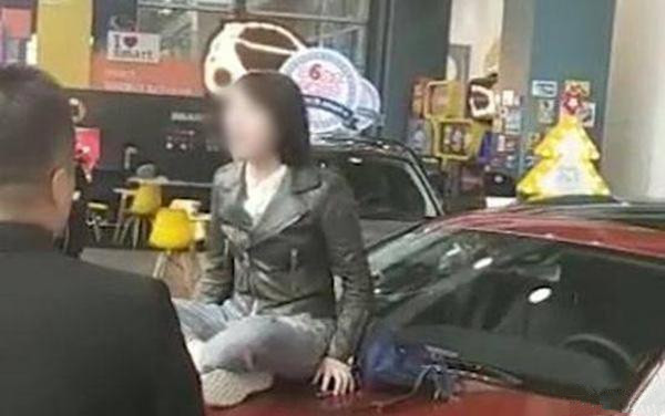 奔驰女车主维 权：到底是车的问题还是4S店的问题？