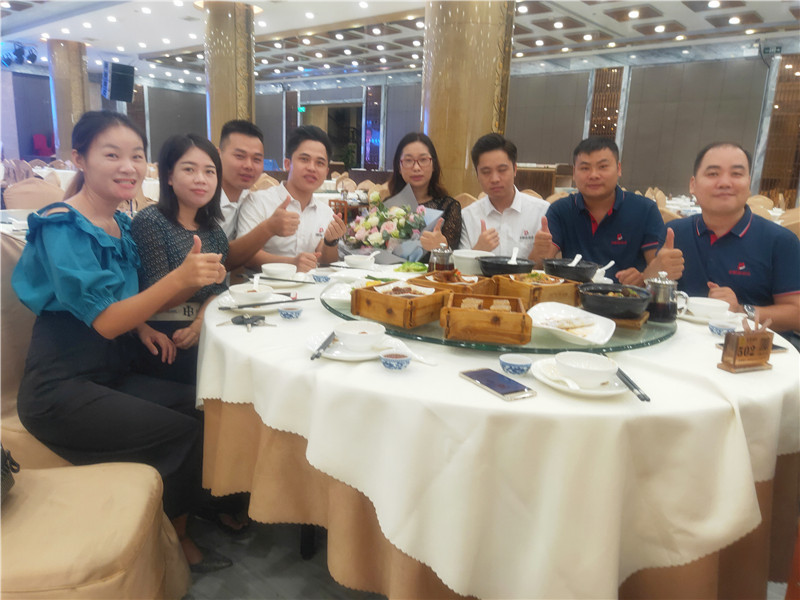 贝朗铁丝成型机成员与您来个别样的生日聚会
